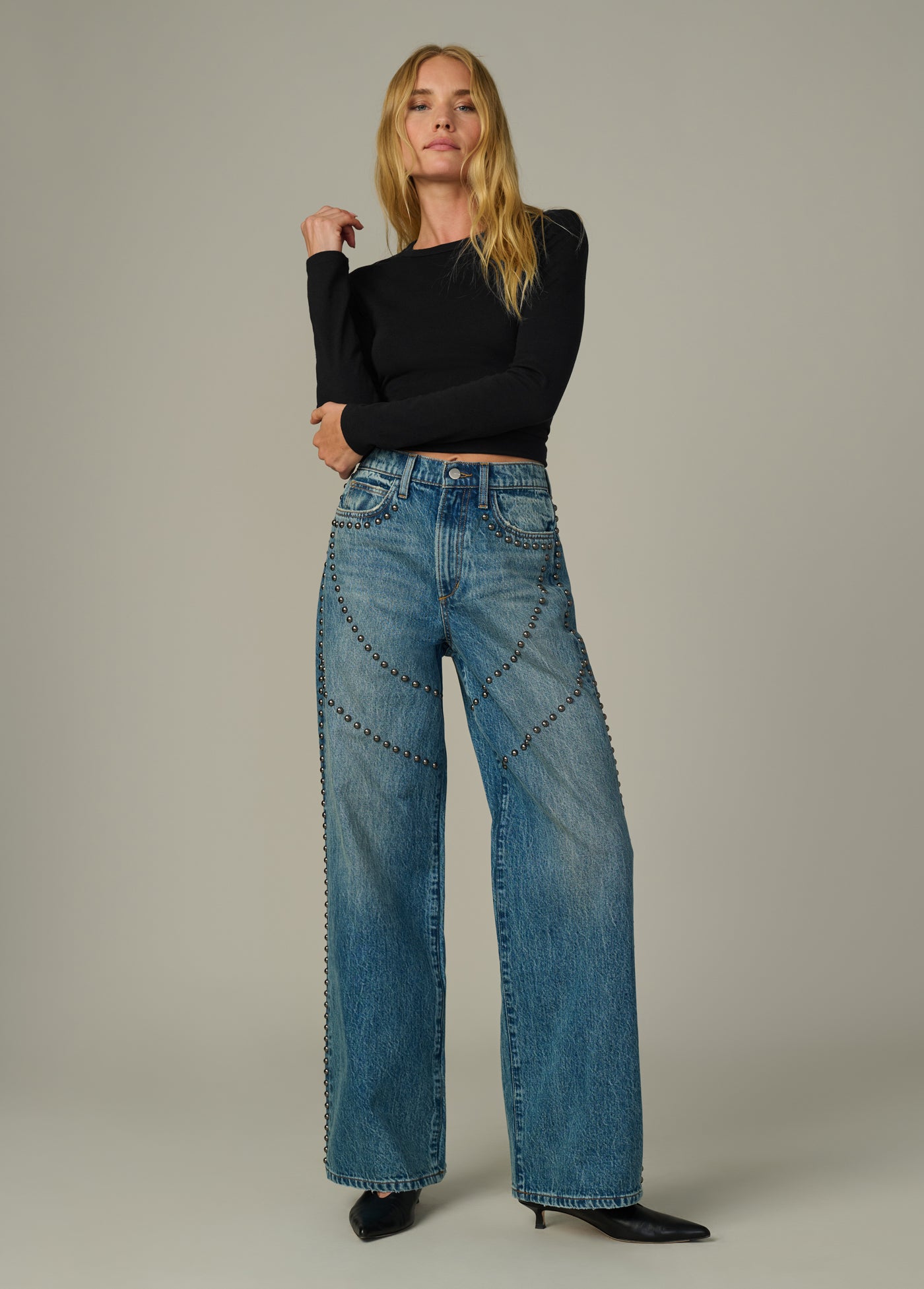 (取寄) ジョーズジーンズ レディース ザ シーム ハーロウ トラウザーズ Joe's Jeans women The Seamed Harlowe Trousers Frequent The Harlowe Studded Jeans | High Rise Wide Leg Denim Mellow