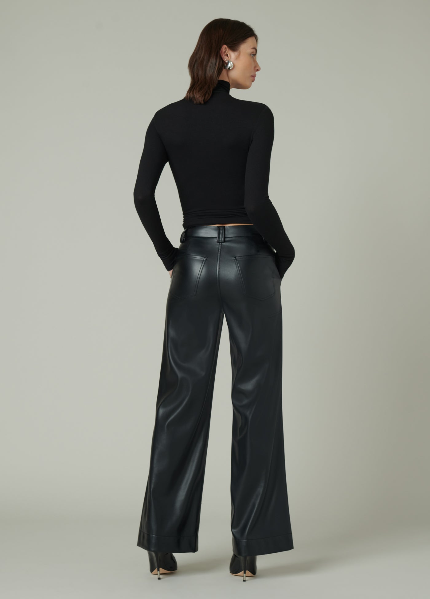 Mia Black 3 | Stylish High Rise Wide Leg Jeans – Joe's® Jeans
