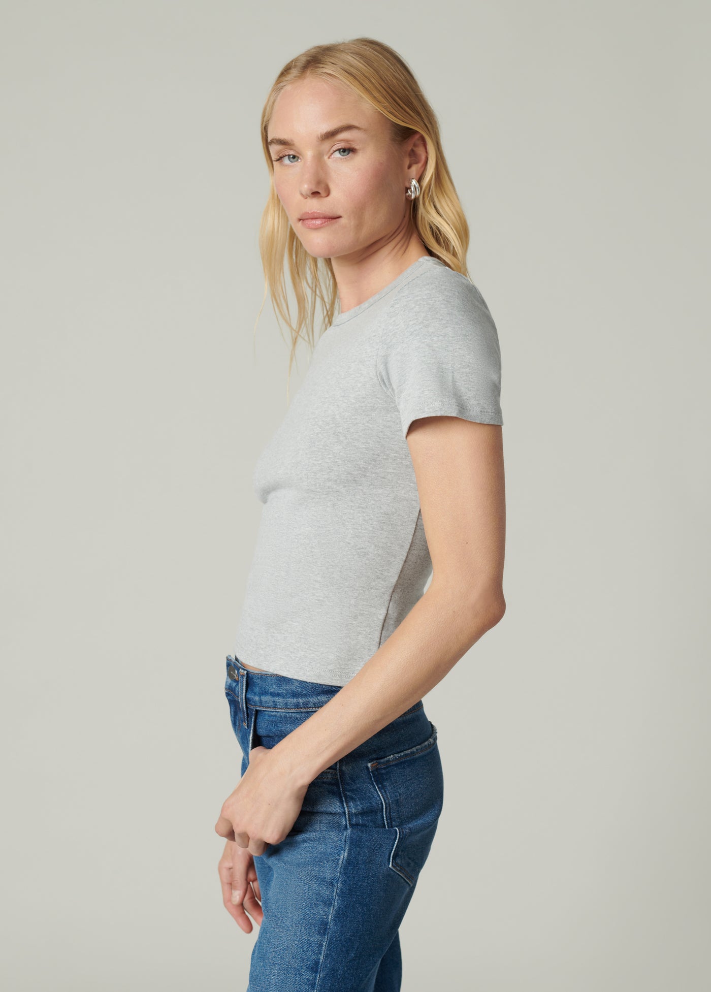 Joe's Jeans ★ かぎ針編み ベビー Tシャツ THE BABY TEE – Joe's® Jeans