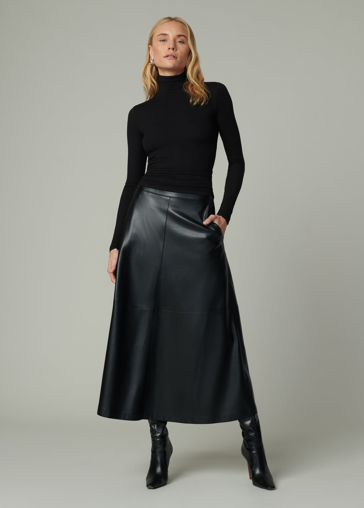 Tavi Vegan Leather Skirt Black | Stylish women's Skirts – Joe's® Jeans