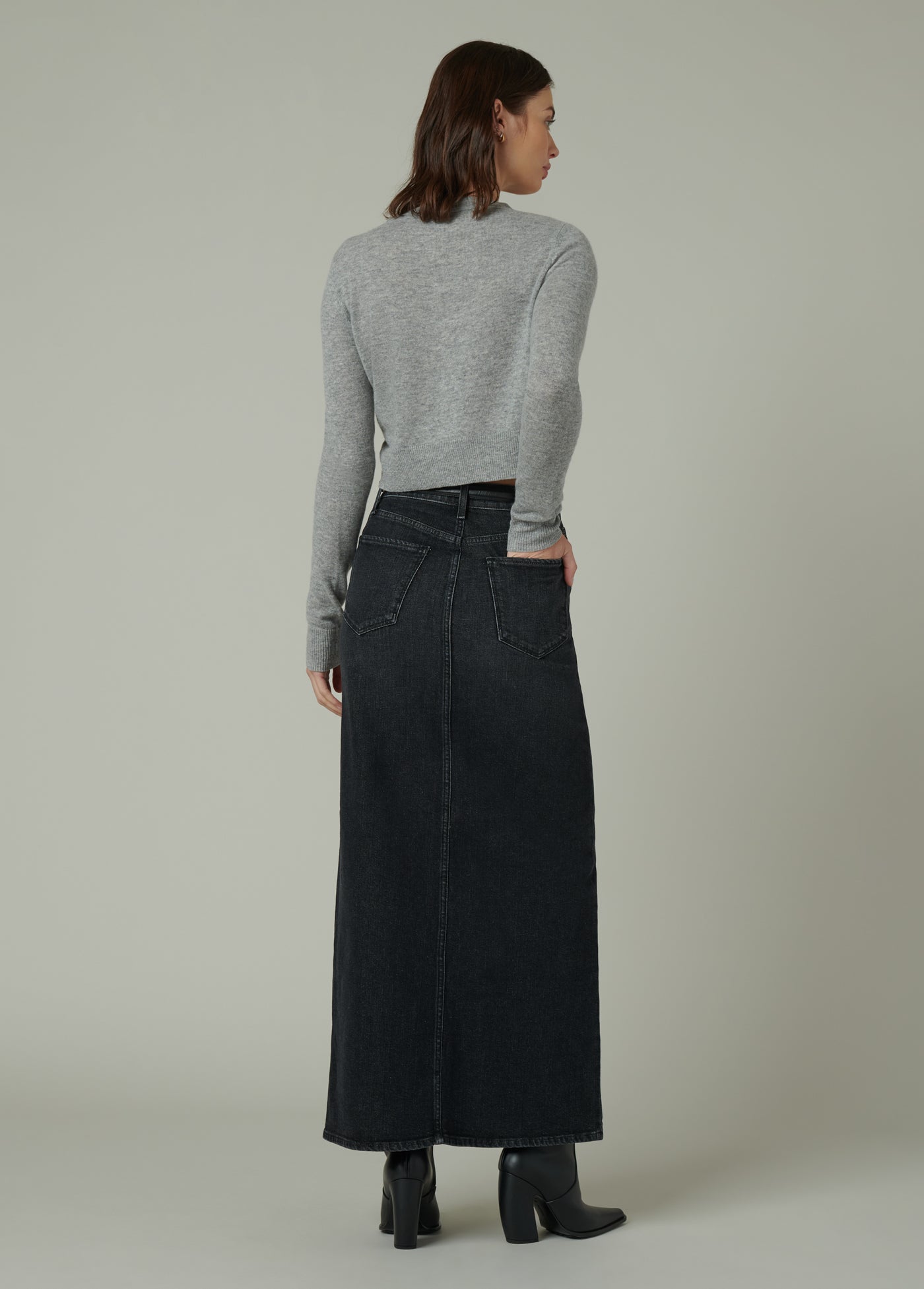 【24SS 新品】L'Appartement Denim Maxi Skirt黒 Relax Maxi Skirt - Washed Black Denim | Ksubi ++