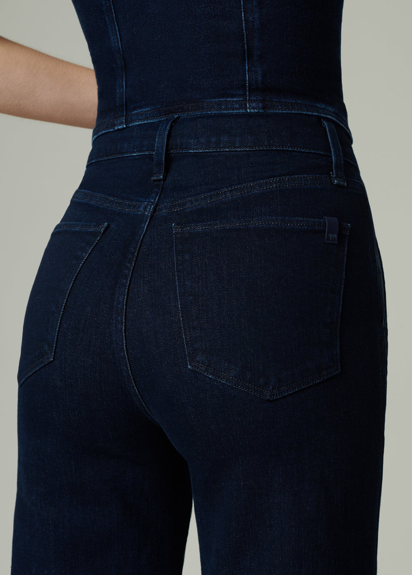 e305a403-41b4-4581-934f-