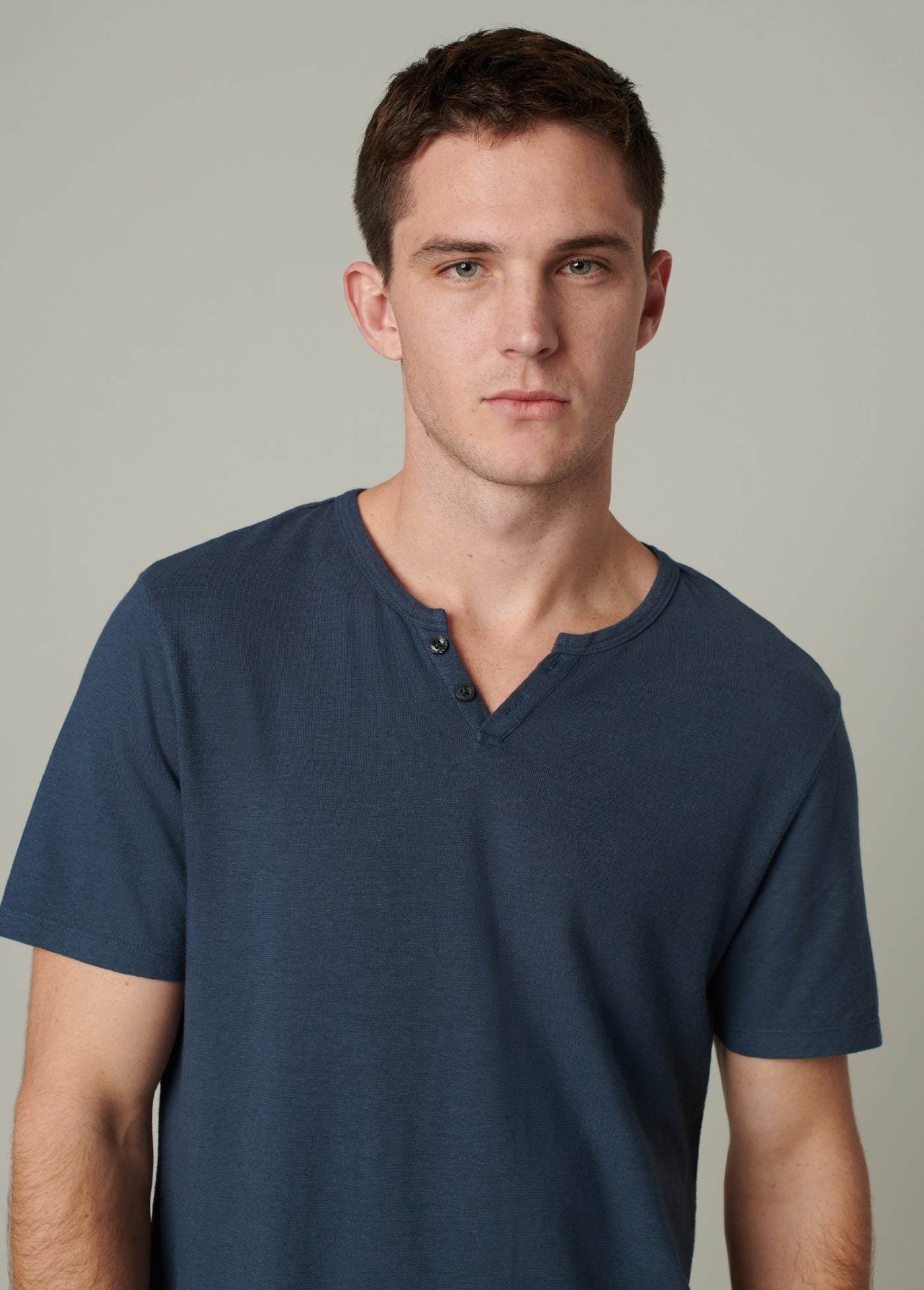 WINTZ SHORT SLEEVE HEMP HENLEY – Joe's® Jeans